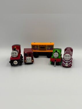 Vintage Thomas the Train Celebration James Bertie Bus Zoo Percy Caitlin Toy Lot